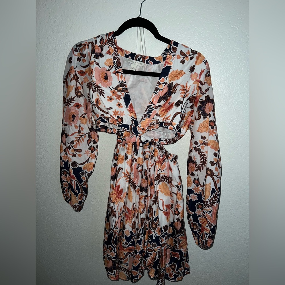 Cut out floral Chelsea & Violet Dress